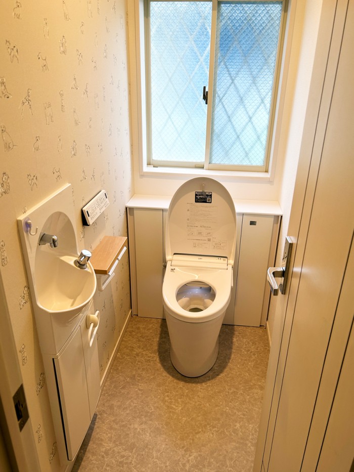 トイレ空間がすっきりするキャビネット付リフォレ 世田谷区U様邸 トイレ空間がすっきりするキャビネット付リフォレ 世田谷区U様邸